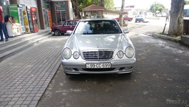 Mercedes E 240 2001, 176,000 km - 2.6 l - Göyçay
