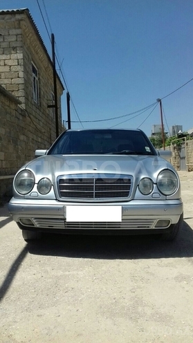 Mercedes E 240 1999, 265,000 km - 2.4 l - Bakı