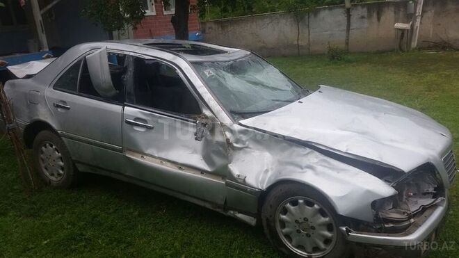 Mercedes C 180 1997, 280,000 km - 1.8 л - Yevlax