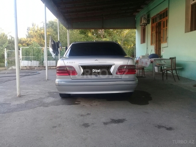 Mercedes E 270 2000, 290,000 km - 2.7 л - Ağdam