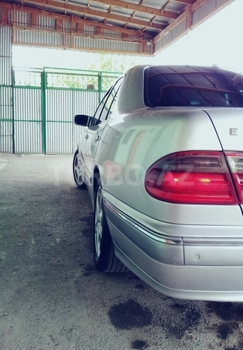 Mercedes E 270 2000, 290,000 km - 2.7 л - Ağdam