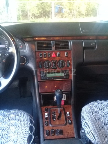 Mercedes E 270 2000, 290,000 km - 2.7 л - Ağdam