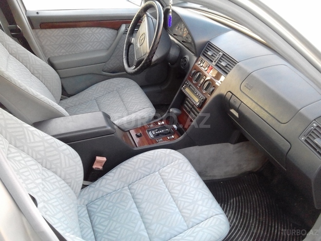 Mercedes C 200 1994, 240,000 km - 2.0 л - Bakı