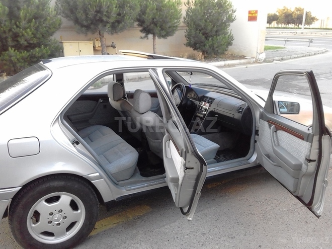Mercedes C 200 1994, 240,000 km - 2.0 л - Bakı