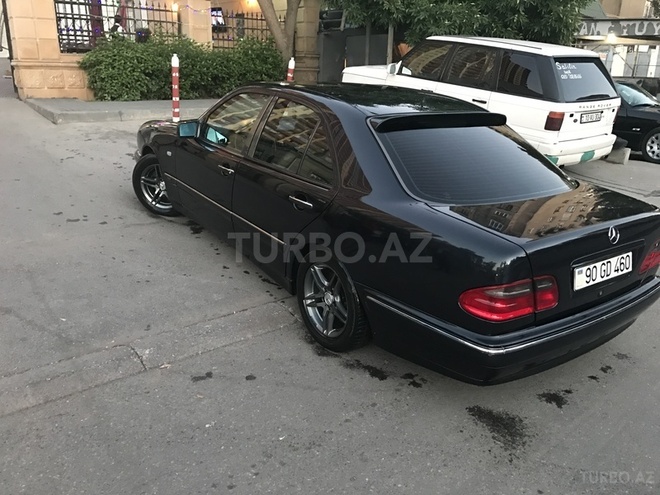 Mercedes E 230 1996, 239,000 km - 0.3 l - Bakı