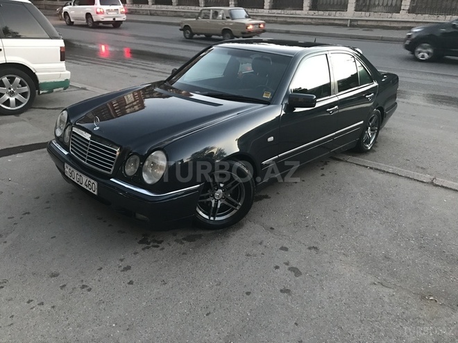 Mercedes E 230 1996, 239,000 km - 0.3 l - Bakı