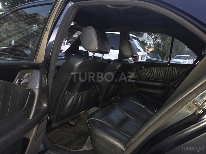Mercedes E 230 1996, 239,000 km - 0.3 l - Bakı