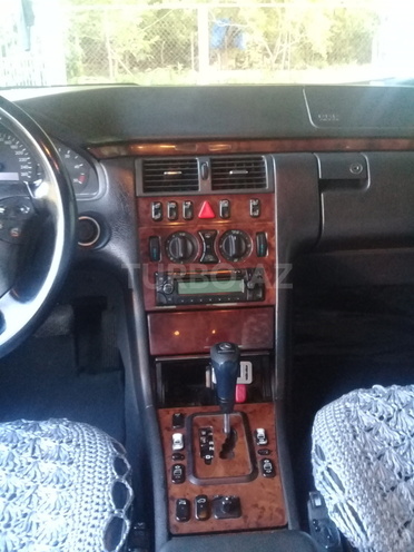 Mercedes E 270 2000, 295,000 km - 2.7 л - Ağdam