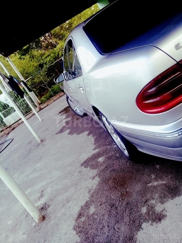 Mercedes E 270 2000, 295,000 km - 2.7 л - Ağdam