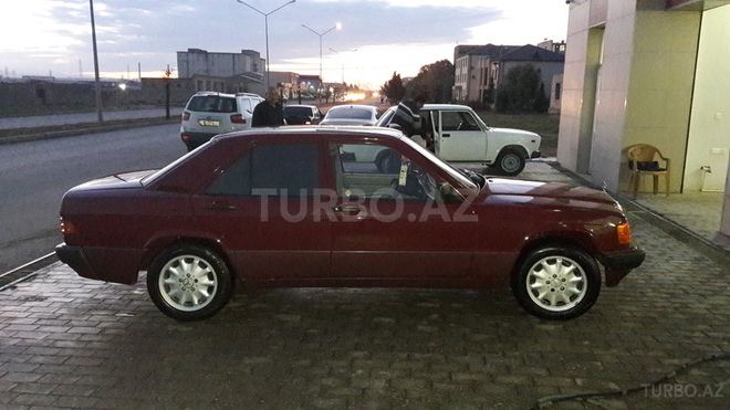 Mercedes 190 1992, 241,000 km - 1.8 l - Sumqayıt