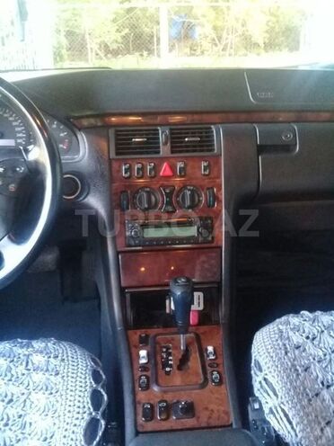 Mercedes E 270 2000, 295,000 km - 2.7 л - Ağdam