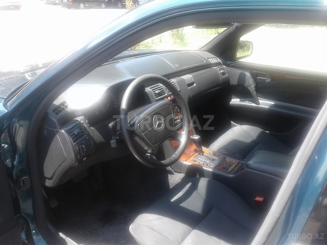 Mercedes E 240 1998, 308,000 km - 2.4 l - Bakı