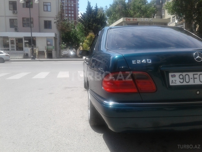 Mercedes E 240 1998, 308,000 km - 2.4 l - Bakı
