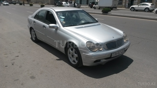 Mercedes C 220 2002, 220,000 km - 2.2 л - Bakı