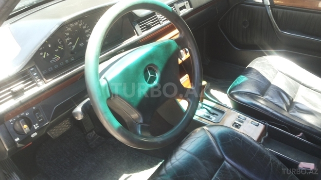 Mercedes E 200 1989, 212,321 km - 2.0 l - Bakı