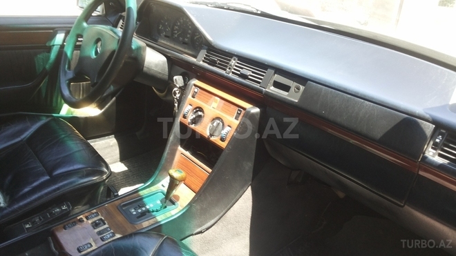 Mercedes E 200 1989, 212,321 km - 2.0 l - Bakı
