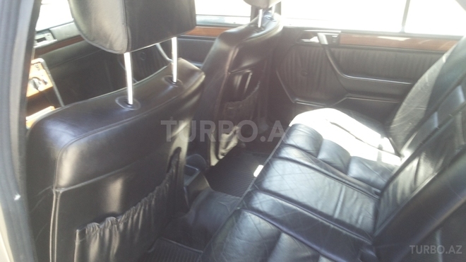 Mercedes E 200 1989, 212,321 km - 2.0 l - Bakı