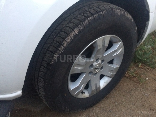 Nissan Pathfinder 2005, 145,000 km - 4.0 l - Bakı