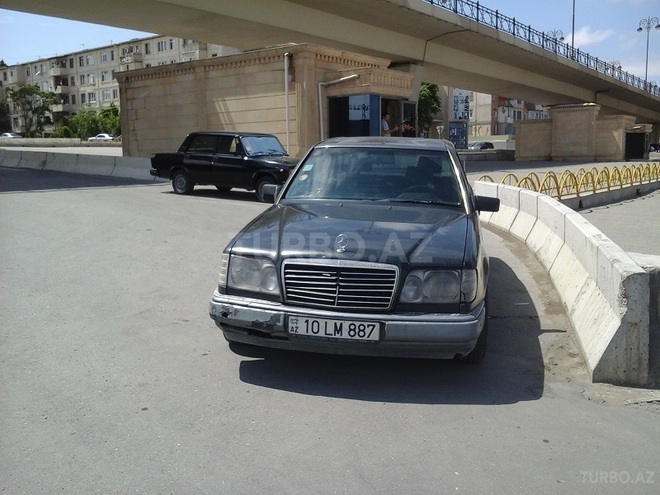 Mercedes E 250 1995, 400,000 km - 2.5 l - Bakı