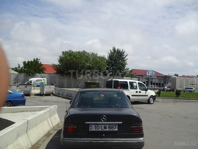 Mercedes E 250 1995, 400,000 km - 2.5 l - Bakı