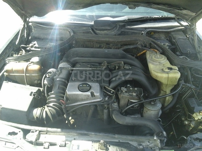 Mercedes E 250 1995, 400,000 km - 2.5 l - Bakı