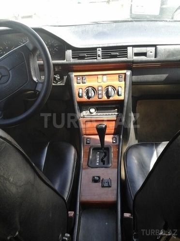 Mercedes E 250 1995, 400,000 km - 2.5 l - Bakı