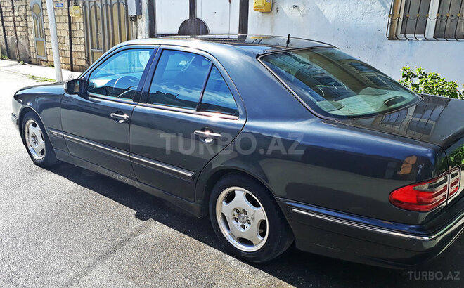 Mercedes E 220 2000, 295,000 km - 2.2 л - Bakı