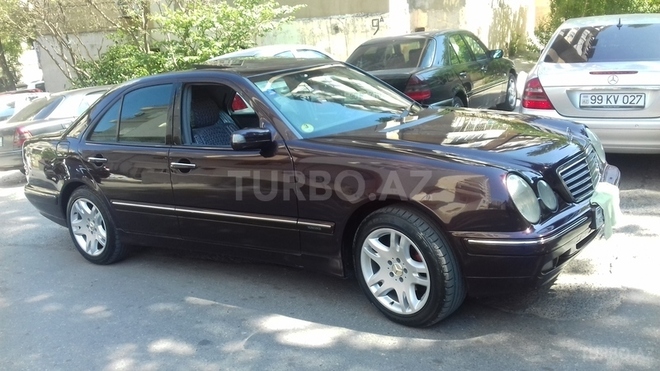 Mercedes E 220 2001, 234,000 km - 2.2 l - Bakı