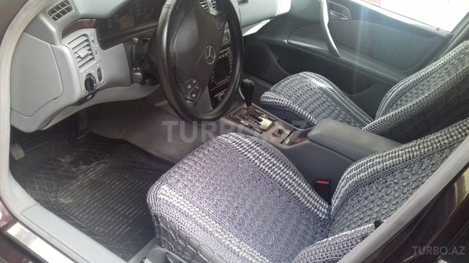 Mercedes E 220 2001, 234,000 km - 2.2 l - Bakı