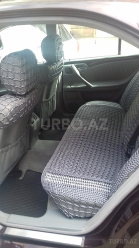 Mercedes E 220 2001, 234,000 km - 2.2 l - Bakı