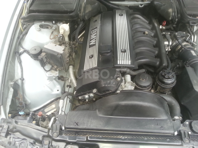 BMW 523 1998, 300,000 km - 2.5 l - Bakı