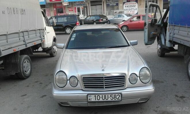 Mercedes E 220 1997, 240,000 km - 2.2 л - Bakı