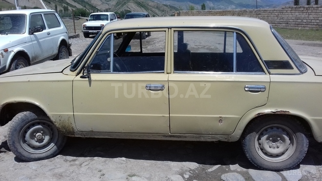 LADA (VAZ) 21011 1975, 489,000 km - 1.3 l - Quba