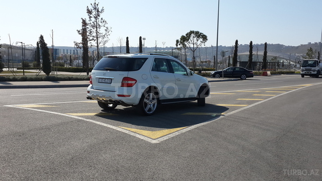 Mercedes ML 350 2010, 79,500 km - 3.5 l - Bakı