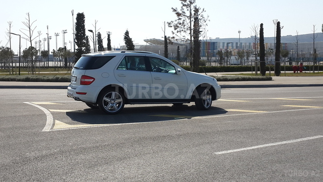 Mercedes ML 350 2010, 79,500 km - 3.5 l - Bakı