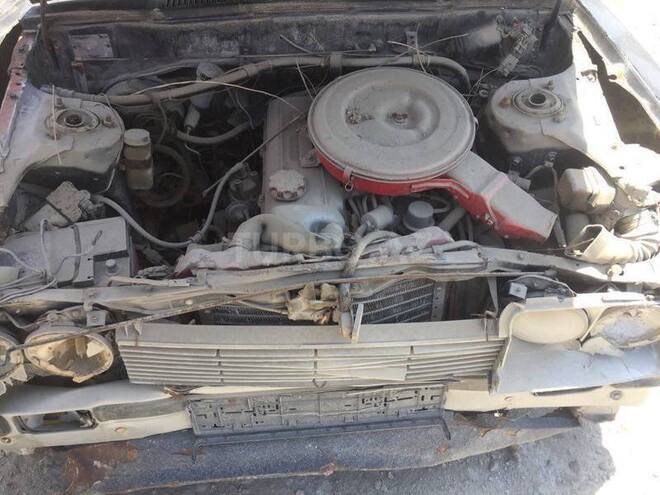 Toyota Camry 1977, 300,000 km - 1.8 l - Bakı