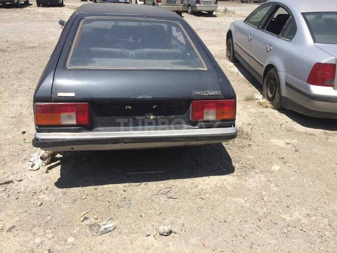 Toyota Camry 1977, 300,000 km - 1.8 l - Bakı