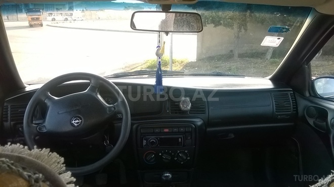 Opel Vectra 1997, 258,000 km - 1.6 l - Bakı