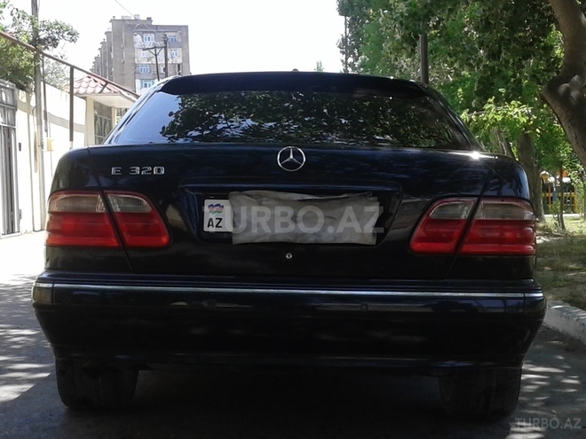Mercedes E 320 2001, 328,000 km - 3.2 l - Bakı