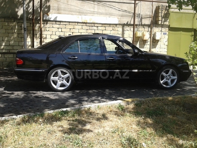 Mercedes E 320 2001, 328,000 km - 3.2 l - Bakı