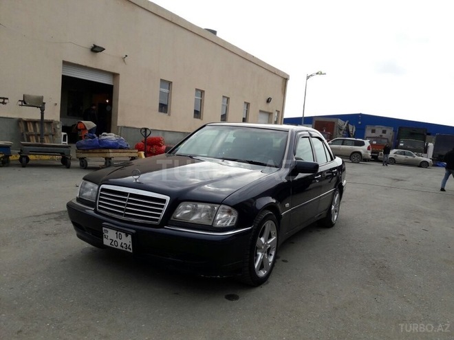 Mercedes C 240 1999, 302,000 km - 2.4 l - Bakı