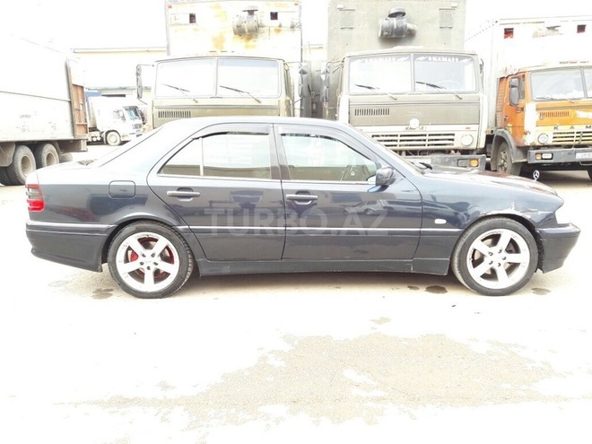 Mercedes C 240 1999, 302,000 km - 2.4 l - Bakı