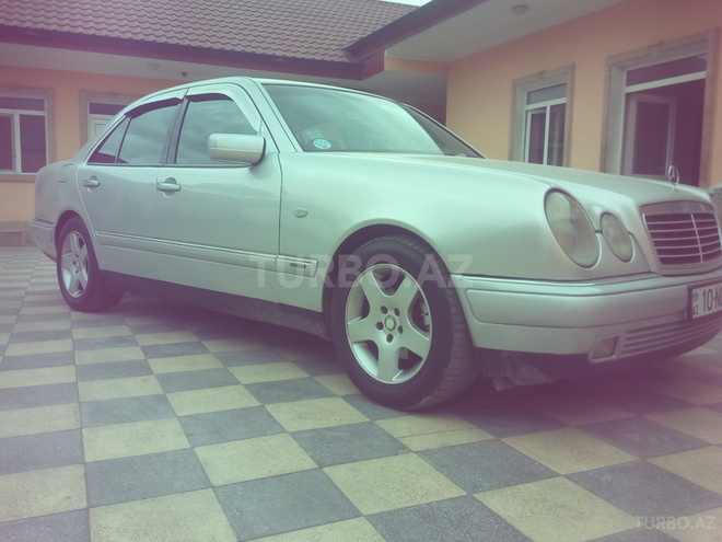 Mercedes E 230 1996, 258,468 km - 2.3 л - Sumqayıt
