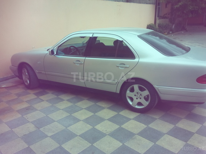 Mercedes E 230 1996, 258,468 km - 2.3 л - Sumqayıt