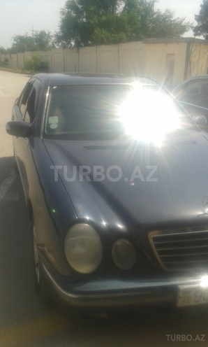 Mercedes E 220 2001, 300,000 km - 2.2 l - Sumqayıt