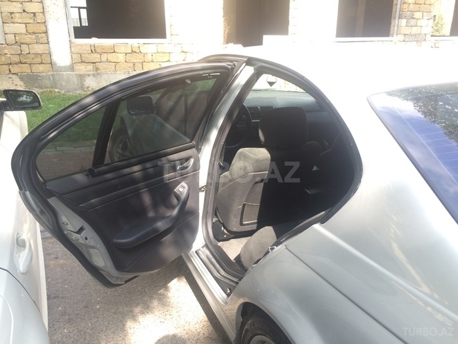 BMW 320 2002, 161,000 km - 2.2 l - Bakı
