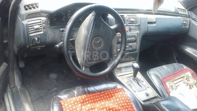 Mercedes E 300 1997, 365,420 km - 3.0 l - İmişli