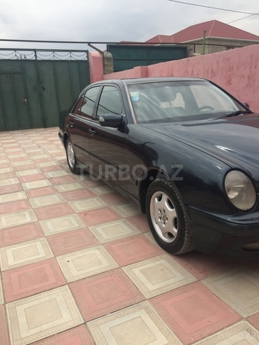 Mercedes E 220 2000, 365,000 km - 2.2 l - Xırdalan