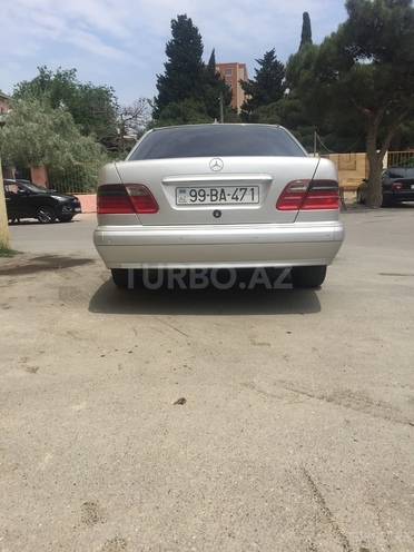 Mercedes E 220 1999, 413,225 km - 2.2 l - Bakı