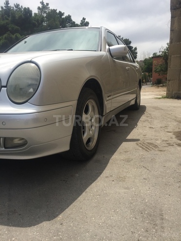 Mercedes E 220 1999, 413,225 km - 2.2 l - Bakı